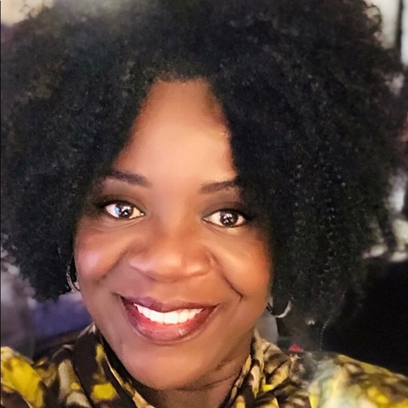 Meet your Posher, Shirley - Picture 1 of 1